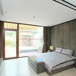 Purpureus Hot Spring Villa